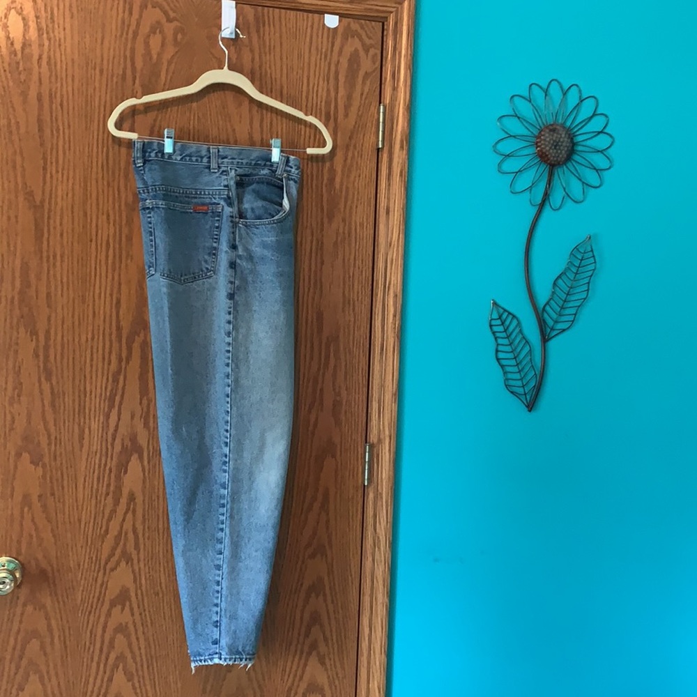 “Mom”-style vintage denim jeans 👖